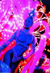 (c) Bal du Moulin Rouge